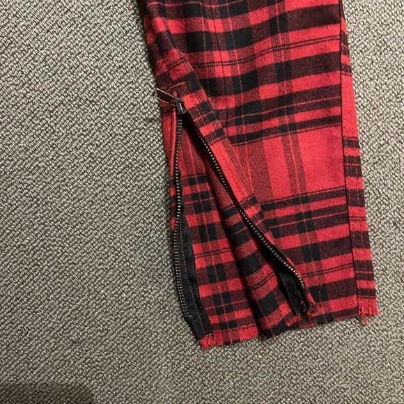 H&M Divided Checker pants Red size 32 with zipper 41 length - Picture 2 of 4